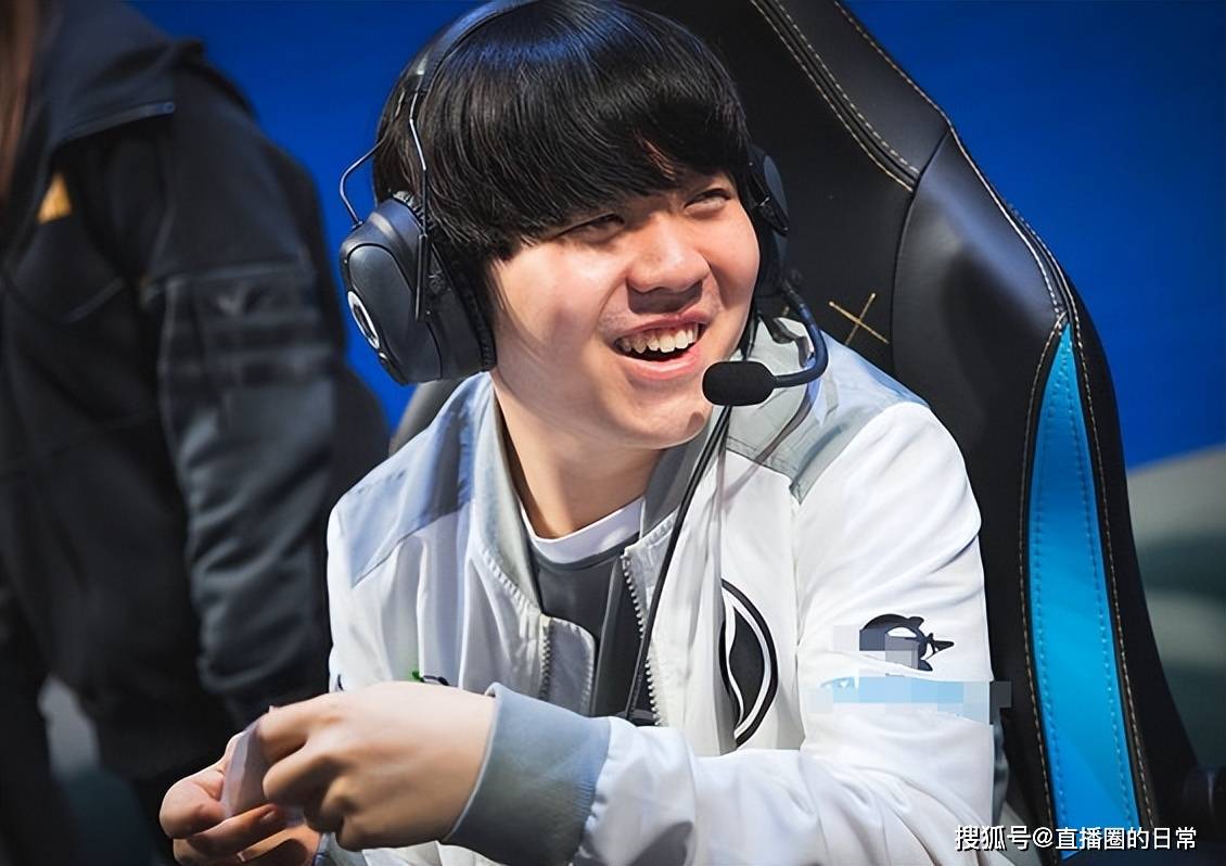 AYX中国体育官方Rookie意外战胜老鹰，表现优异引爆全场！