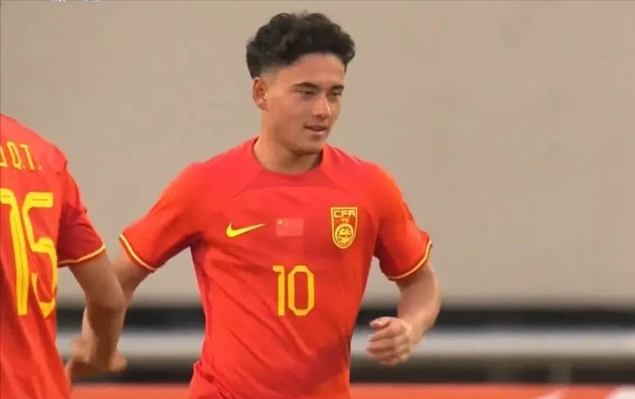 AYX体育平台关于游泳杯赛焦点战：辽东迅豹队强势横扫燕赵巨龙队，新星闪耀。细节处理更胜一筹的信息